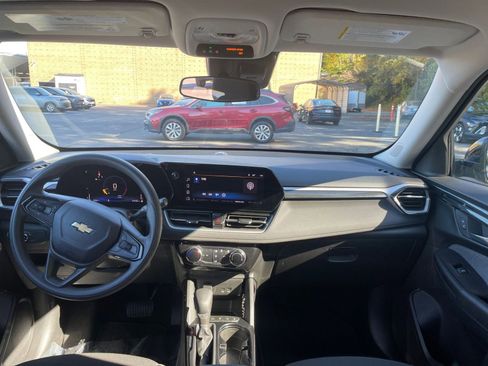 Used 2025 Chevrolet TrailBlazer LT image 29