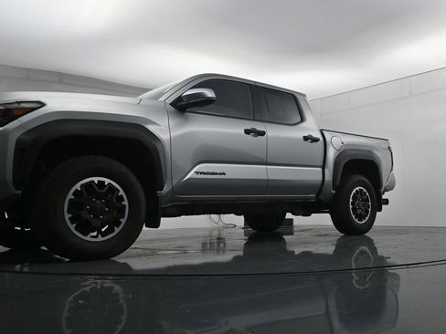 Used 2025 Toyota Tacoma TRD Off-Road AWD/4WD image 39