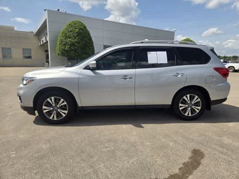 Used 2020 Nissan Pathfinder SV AWD/4WD image 3