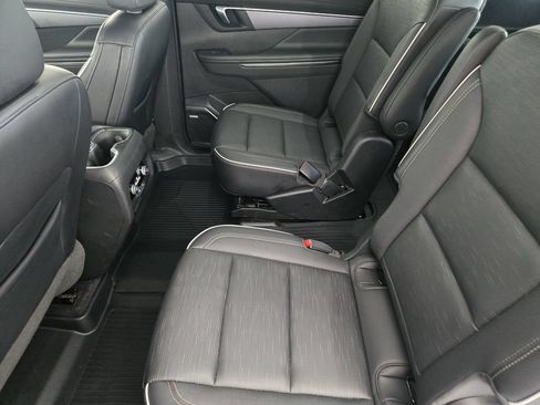 Used 2025 Buick Enclave Sport Touring w/ Power Package FWD image 34