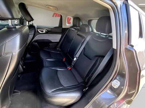 Used 2022 Jeep Compass Latitude image 22