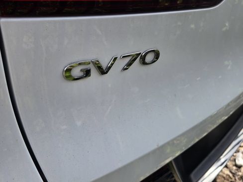 Used 2024 Genesis GV70 2.5T w/ Select Package AWD/4WD image 8
