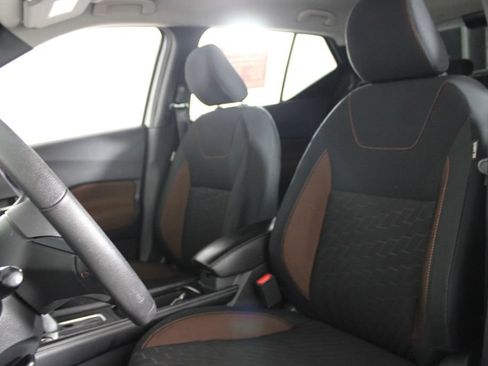 Certified 2024 Nissan Kicks SR FWD image 19