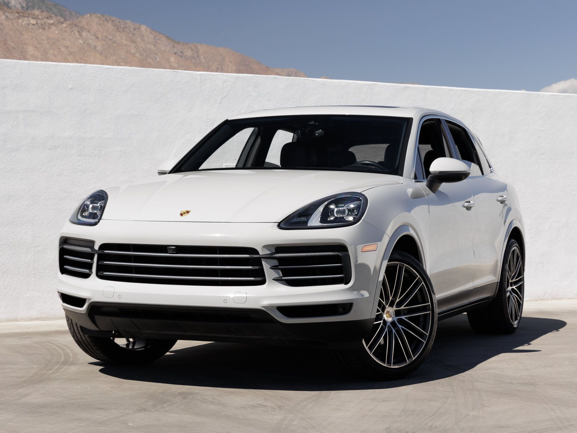 Certified 2020 Porsche Cayenne AWD/4WD image 1