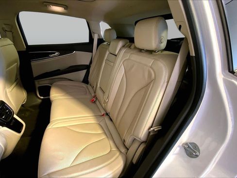 Used 2019 Lincoln Nautilus Reserve AWD/4WD image 21