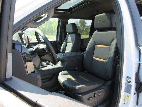 New 2026 GMC Sierra 2500 AT4 w/ AT4 Premium Plus Package AWD/4WD image 10