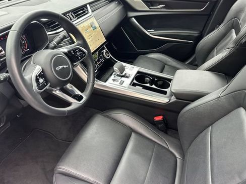 Certified 2024 Jaguar XF R-Dynamic SE AWD/4WD image 9