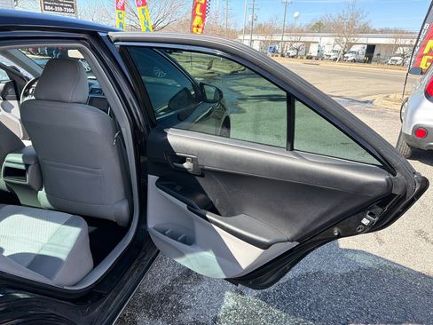 Used 2012 Toyota Camry LE image 20