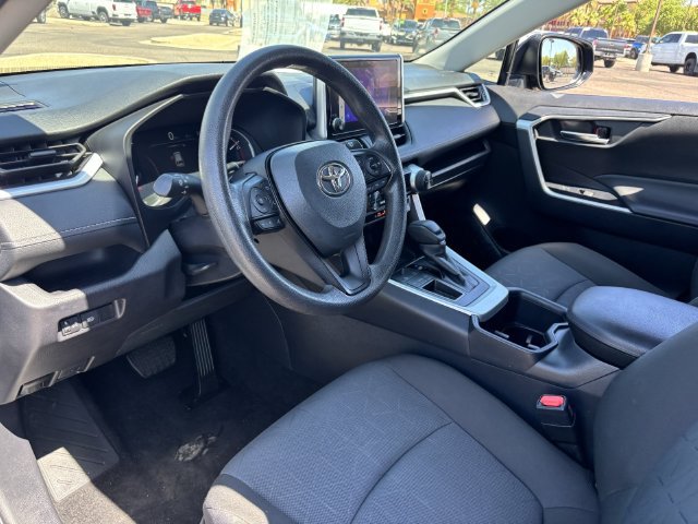 Used 2025 Toyota RAV4 XLE FWD image 18