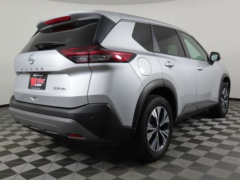 Used 2022 Nissan Rogue SV image 41