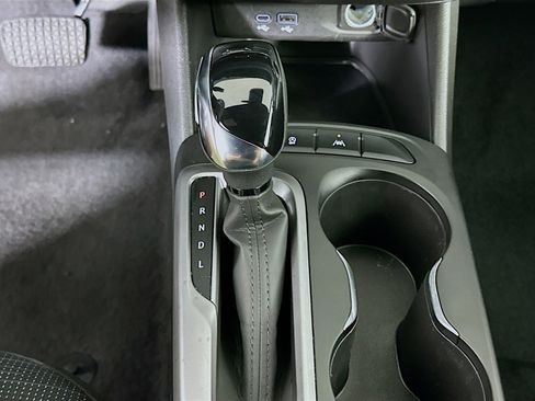 Used 2025 Buick Envista Preferred image 23