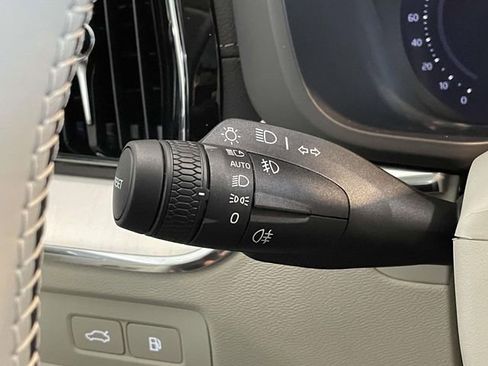 New 2026 Volvo XC60 T8 Ultra w/ Protection Package Premier AWD/4WD image 40