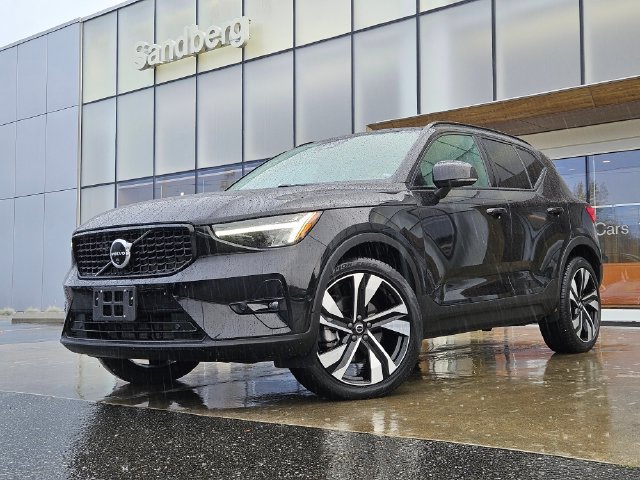 Used 2024 Volvo XC40 B5 Plus w/ Climate Package AWD/4WD image 1