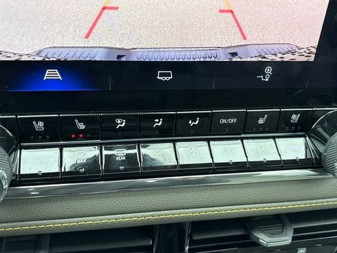 Certified 2026 Chevrolet Colorado ZR2 AWD/4WD image 18
