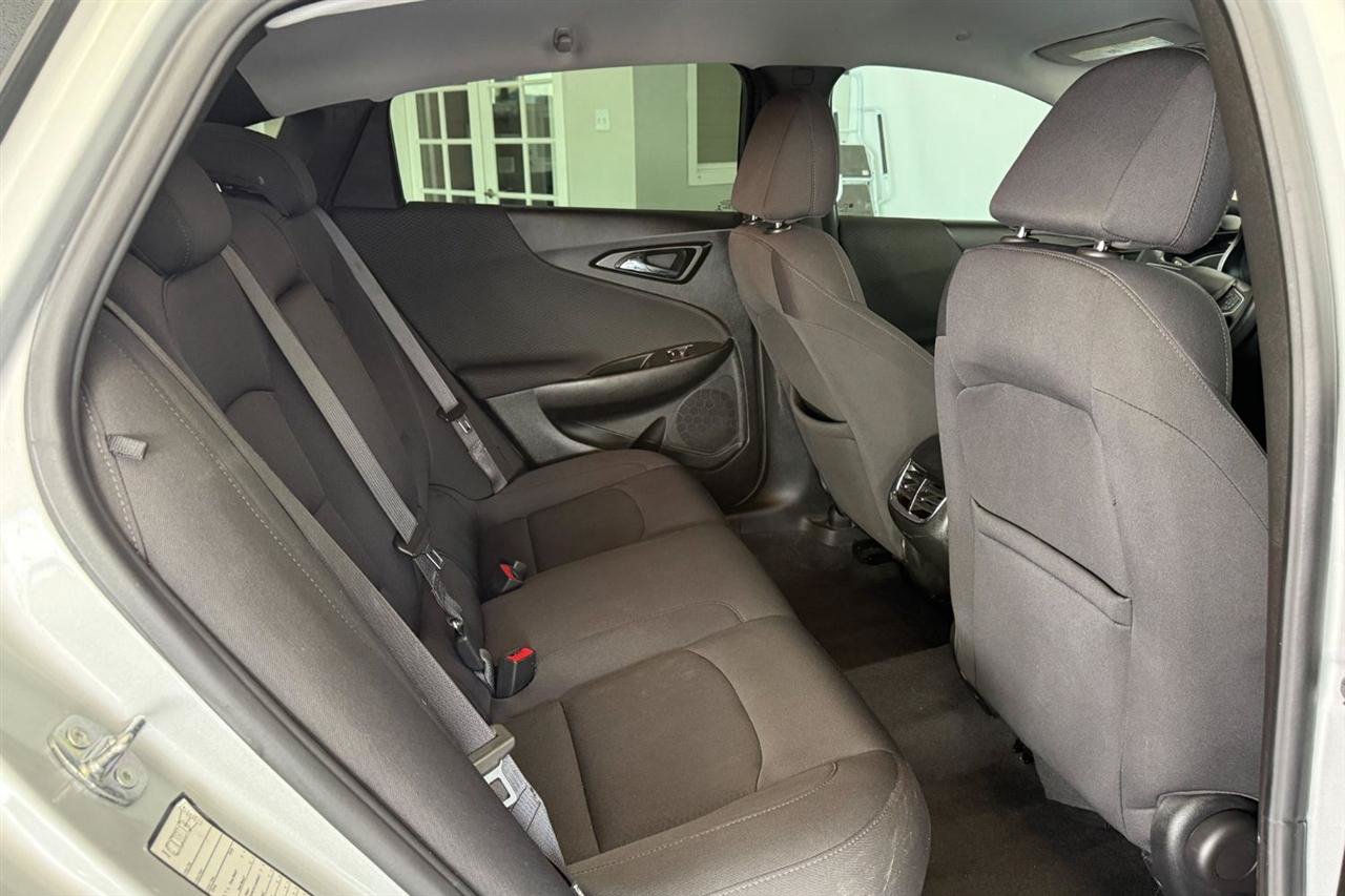 Used 2022 Chevrolet Malibu LT FWD image 11