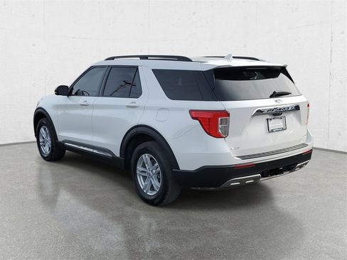 Used 2023 Ford Explorer XLT w/ Equipment Group 202A image 5