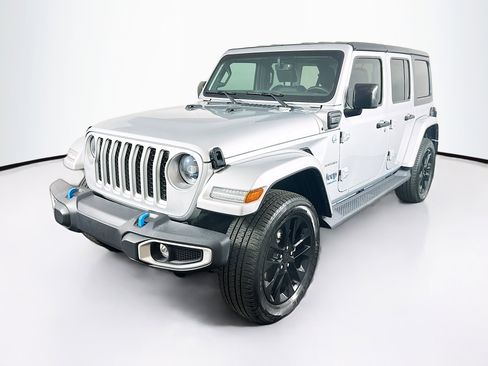Used 2023 Jeep Wrangler Sahara w/ Cold Weather Group image 3