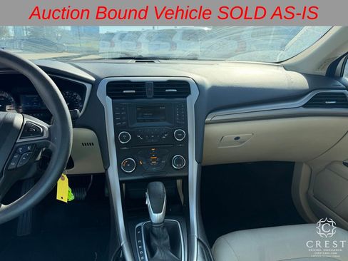 Used 2014 Ford Fusion SE image 17