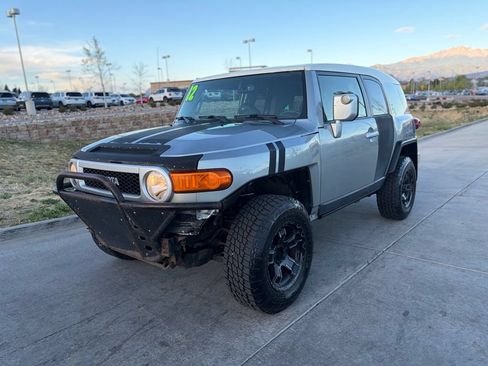 Used 2012 Toyota FJ Cruiser 4WD w/ Convenience Pkg image 7