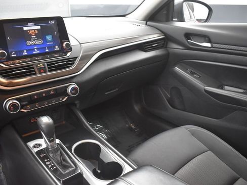 Used 2024 Nissan Altima 2.5 SV image 32