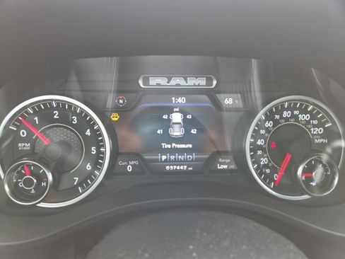 Used 2022 RAM 1500 Laramie AWD/4WD image 18