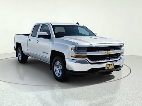 Used 2018 Chevrolet Silverado 1500 LT w/ Trailering Package AWD/4WD image 2
