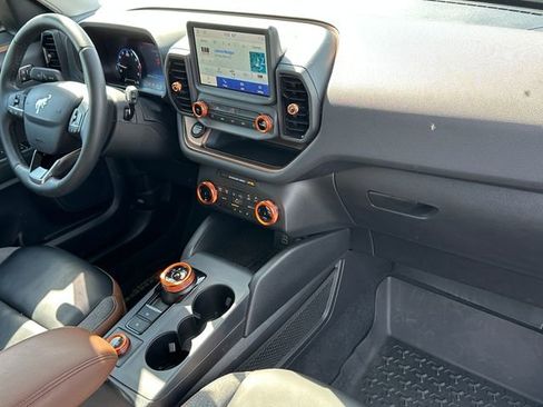 Used 2024 Ford Bronco Sport Outer Banks image 9
