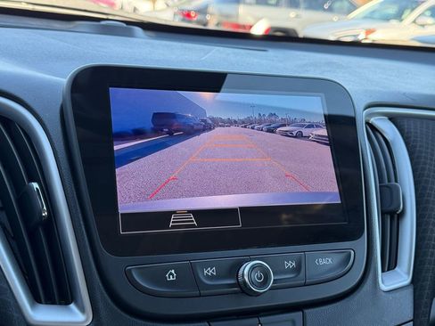 Used 2024 Chevrolet Malibu LT image 17