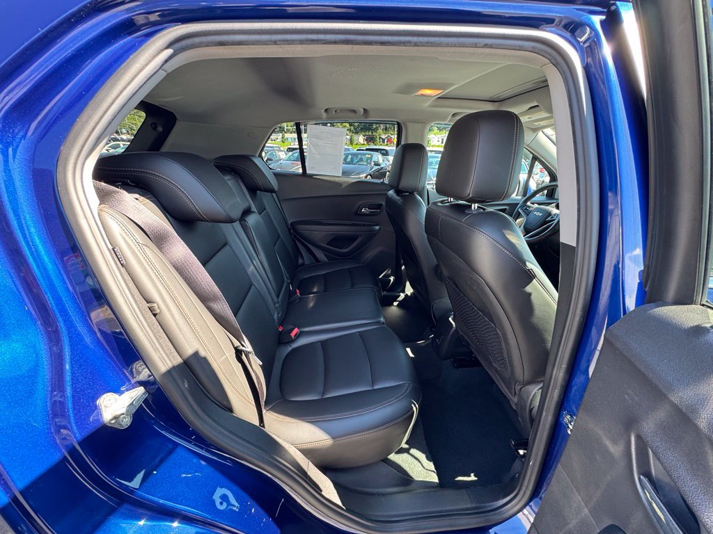 Used 2017 Chevrolet Trax Premier w/ Driver Confidence II Package AWD/4WD image 21