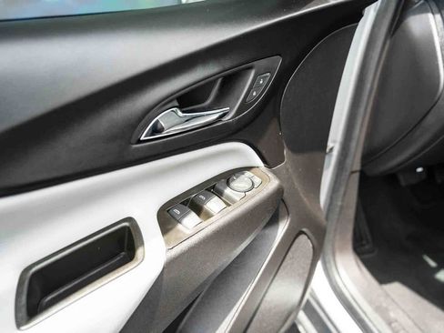 Used 2024 Chevrolet Equinox LS w/ Driver Confidence II Package FWD image 12