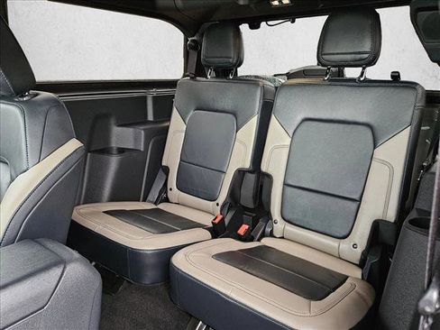 Used 2023 Ford Bronco Wildtrak image 18