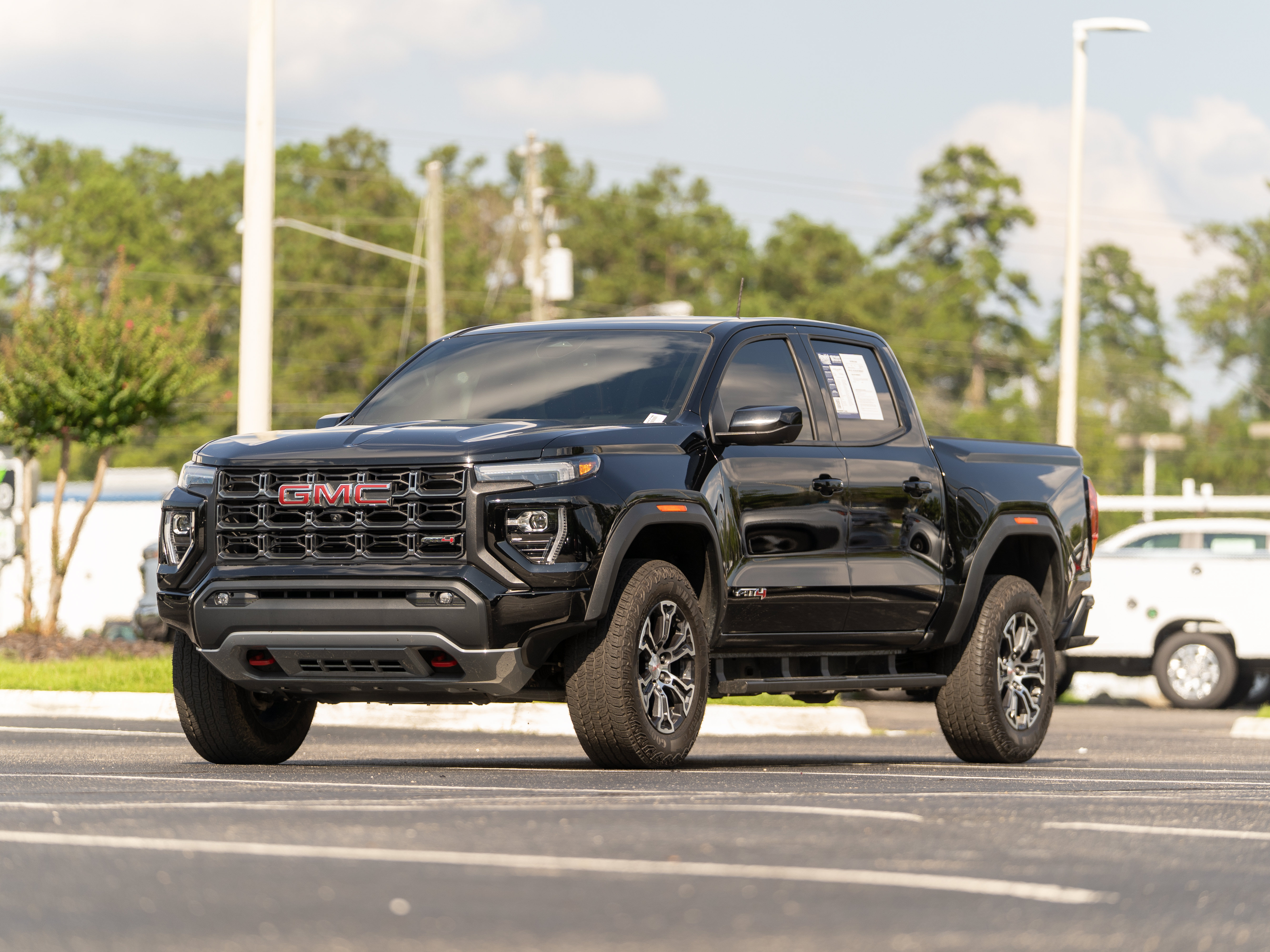 Used 2025 GMC Canyon AT4 w/ Technology Plus Package AWD/4WD image 37
