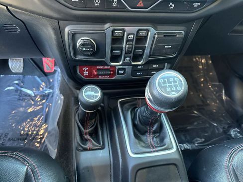 Used 2019 Jeep Wrangler Unlimited Rubicon image 30