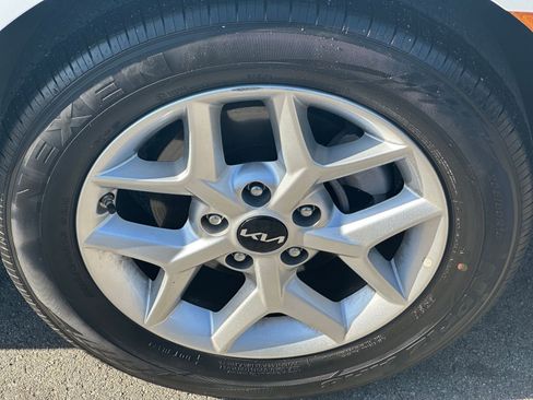 Used 2025 Kia Soul LX w/ LX Technology Package image 35