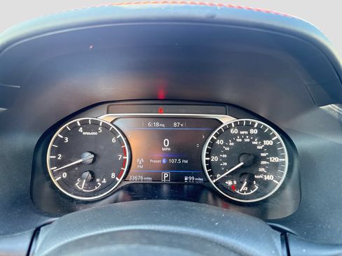 Used 2023 Nissan Altima 2.5 SR FWD image 16
