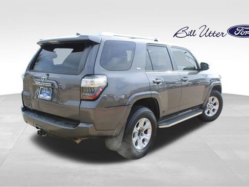 Used 2016 Toyota 4Runner SR5 image 5