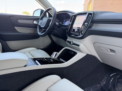 Used 2023 Volvo XC40 B4 Plus w/ Protection Package Premier FWD image 42
