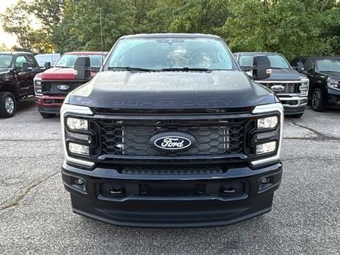 New 2027 Ford F250 XLT w/ XLT Premium Package AWD/4WD image 6