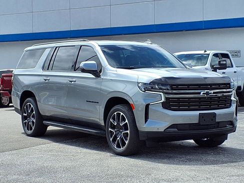 Certified 2024 Chevrolet Suburban RST w/ Luxury Package AWD/4WD image 1