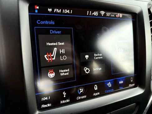 Used 2019 Jeep Cherokee Latitude Plus w/ Cold Weather Group image 11