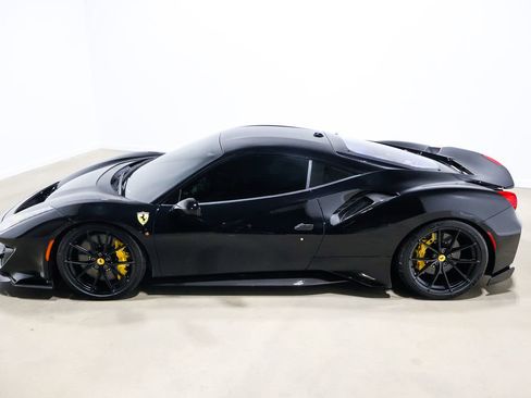 Used 2020 Ferrari 488 Pista image 24