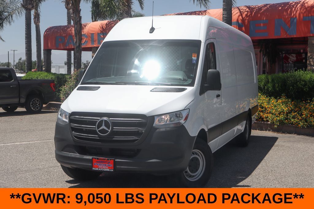 Used 2020 Mercedes-Benz Sprinter 2500 image 4