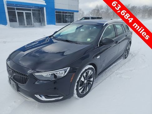 Used 2018 Buick Regal Preferred w/ Sights and Sounds Package image 3