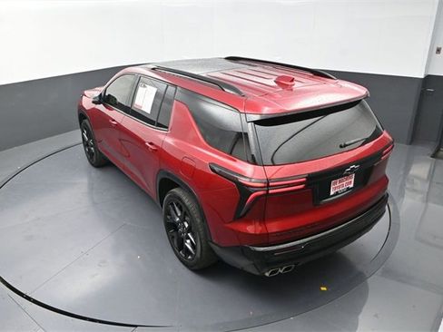 Used 2024 Chevrolet Traverse RS image 23