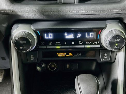 Used 2021 Toyota RAV4 XLE FWD image 26
