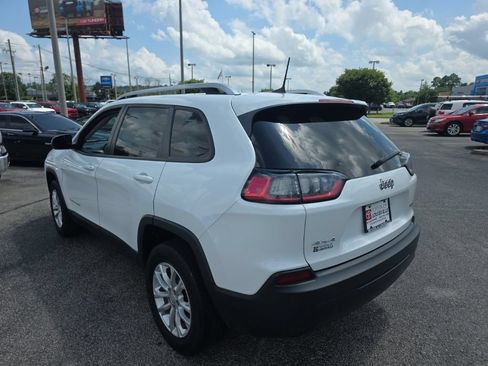 Used 2021 Jeep Cherokee Latitude AWD/4WD image 6