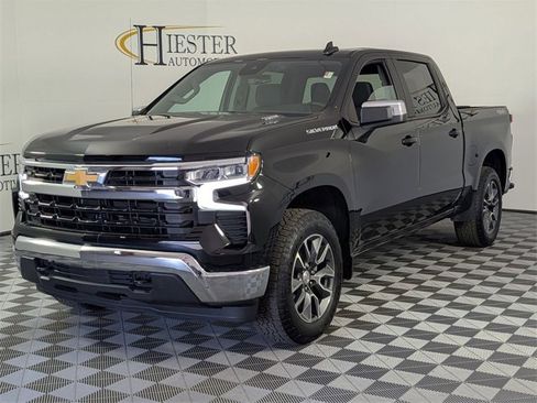 Used 2025 Chevrolet Silverado 1500 LT image 4