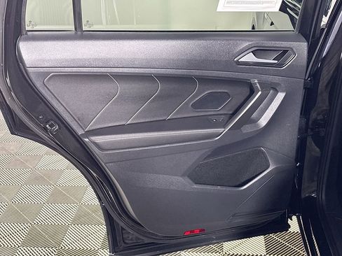 Certified 2022 Volkswagen Tiguan SE w/ Panoramic Sunroof Package image 20