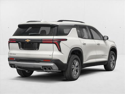 New 2026 Chevrolet Traverse LT image 2
