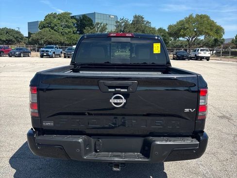 Used 2024 Nissan Frontier SV w/ SV Convenience Package RWD image 5